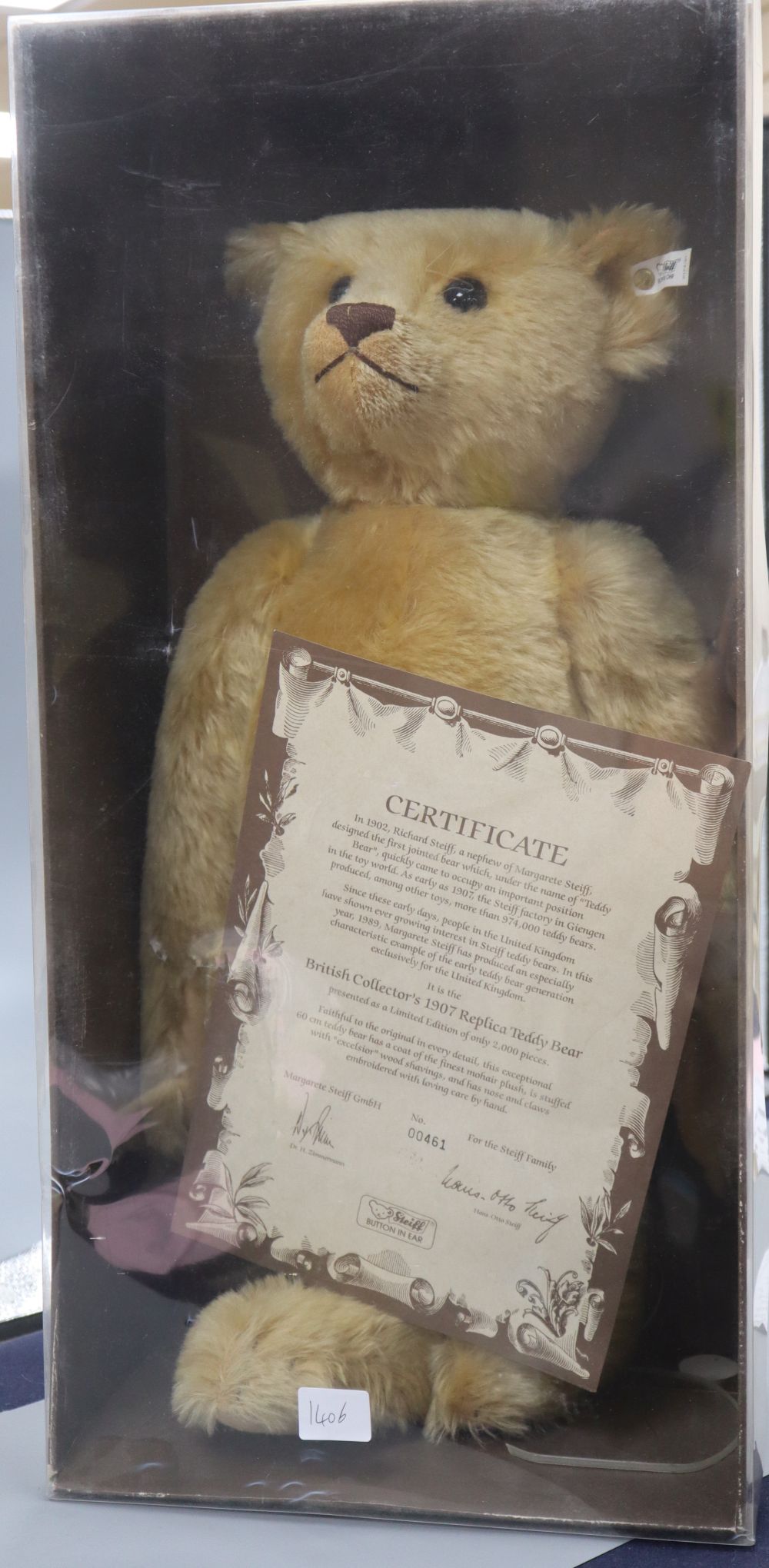 A Steiff British collectors bear box and certificate